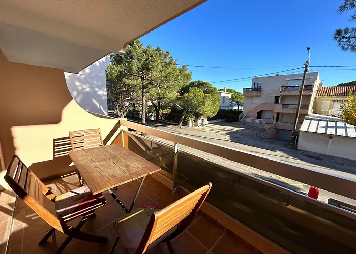Appartement Pour 4 Avec Parking A 50M De La Plage - Fr-1-837-88