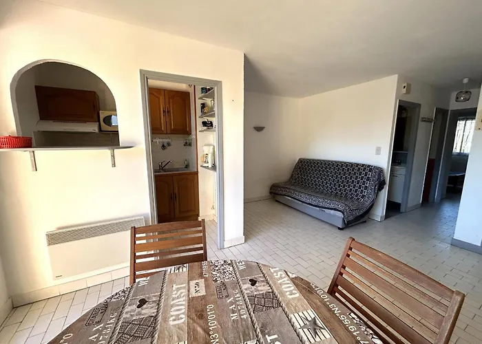 Appartement Pour 4 Avec Parking A 50M De La Plage - Fr-1-837-88